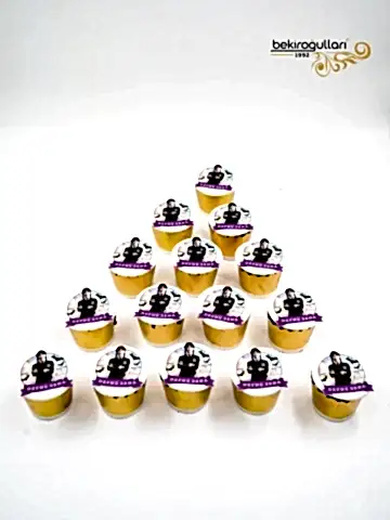 Wednesday Konsept Cupcake